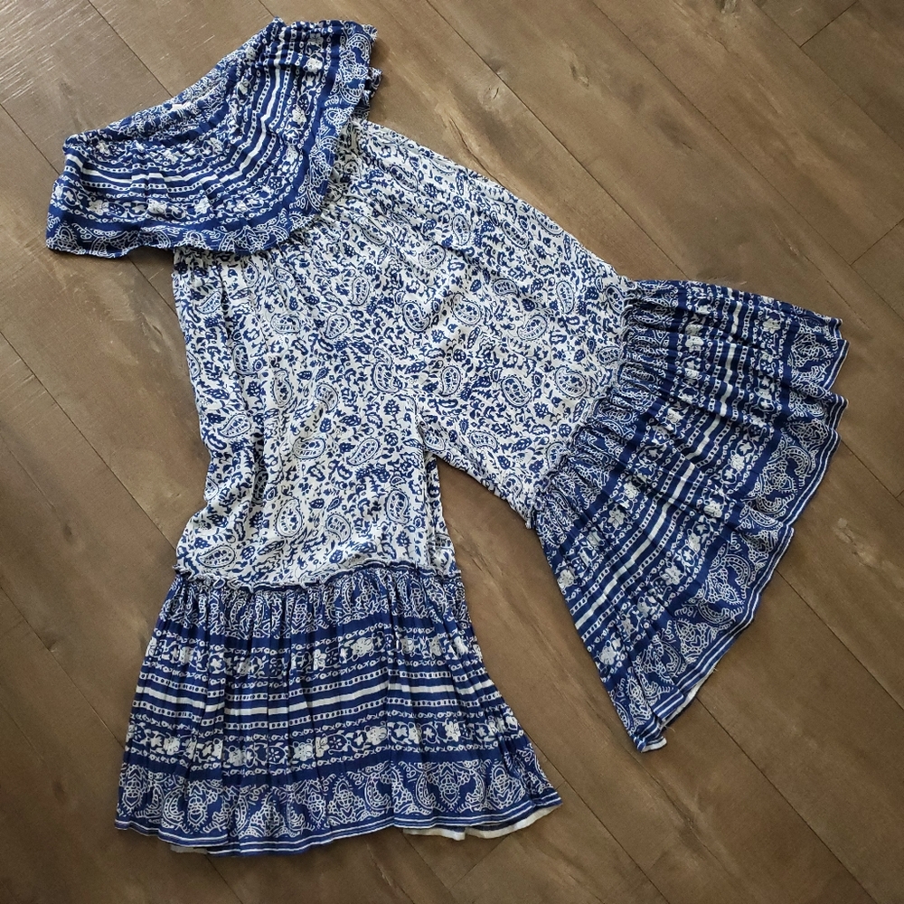 Chelsea Taylor Women's Blue & White Floral Flowy Wide Leg Strapless Romper